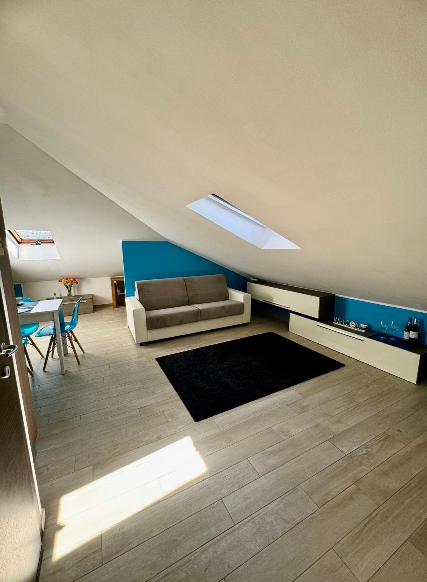 Sky Loft Apartment Алба Екстериор снимка